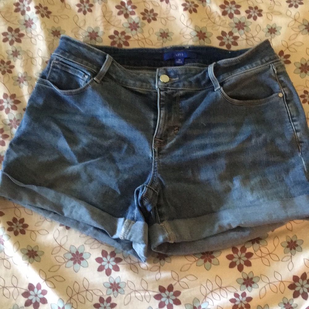 Apt 9 Women’s Jean Shorts Size 10